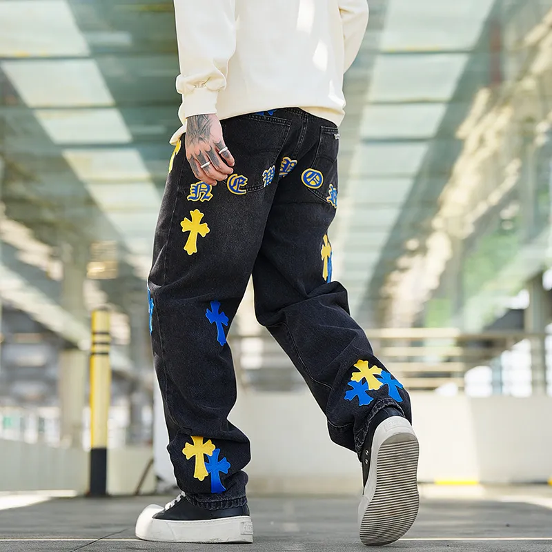 P260 💰 (top version) chrome hearts ss25 black leather Sanskrit fine jeans. Styles with different washed textures, very friendly to people with thin legs and thick legs. The slightly flared version is very flattering to the leg shape. The moderate length is timeless and easy to match. It is the basis of various styles. It is a must-have in the wardrobe! The fabric is stiff but also makes the upper body soft without losing texture. The washing process is even more perfect. It is a must-have item for everyone! ! !   Color: black Size: 30-32-34-36 30 32 34 36 Waist circumference 80 85 90 95 Sitting circumference 105 130 115 120 Foot opening 46 47 48 49 External length 102 103 104 105